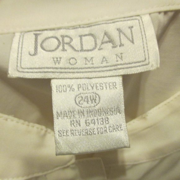 Shirt - Jordan Woman - Collared Button Down Dress Shirt - Picture 3 of 10